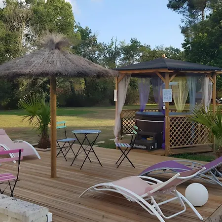 Village de vacances Roulotte Au Bois Chéri - Au Bois Bussac-Foret