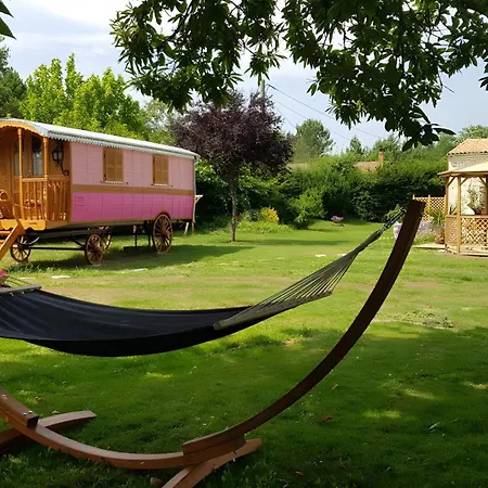Tatil parkı Roulotte Au Bois Cheri - Au Bois Bussac-Foret