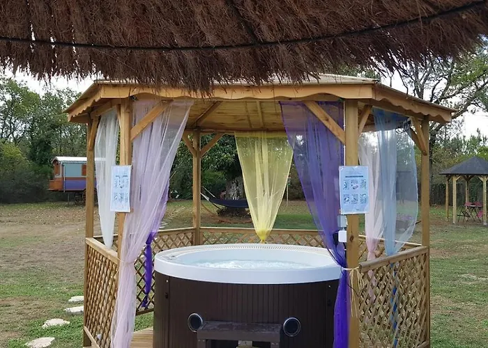 Semesterpark Roulotte Au Bois Cheri - Au Bois *